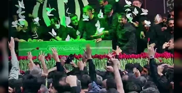 İran'da büyük yas: Hamaney'in tabutuna dokunma yarışı!