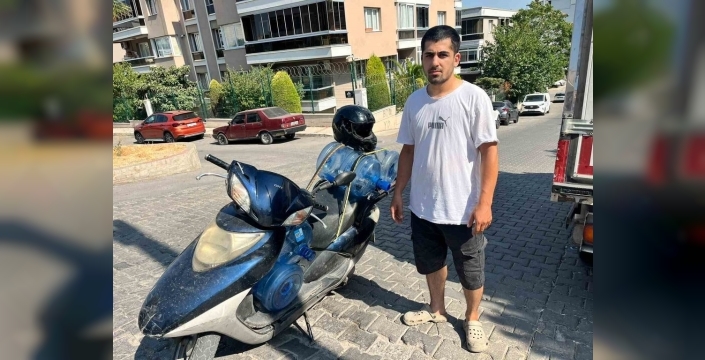 İzmir'de akılalmaz vahşet: Çukuru geçmek isterken otomobil sürücüsü kuryeyi dövdü, çocuğu da otomobildeydi!
