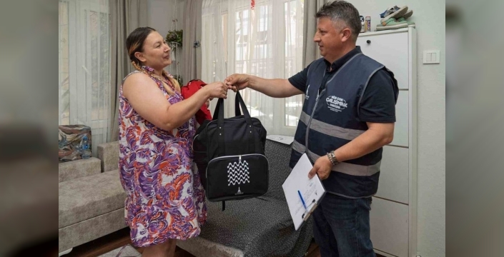 İzmir'de yeni doğanlara 'hoş geldin' denildi: Anne ve bebekler yalnız değil