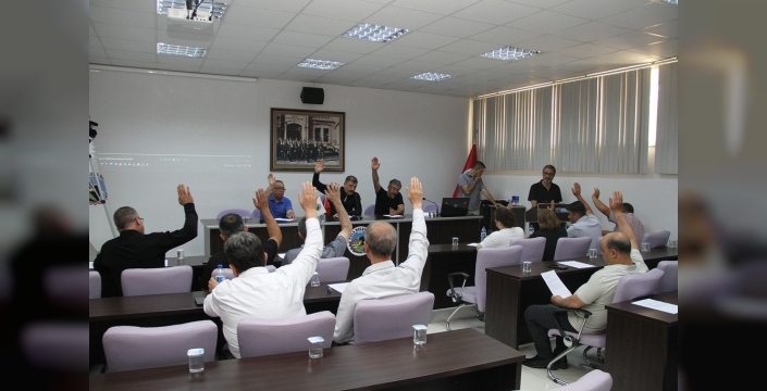 Kula Belediye Meclisi'nde sandalye dağılımı yeni bir döneme girdi