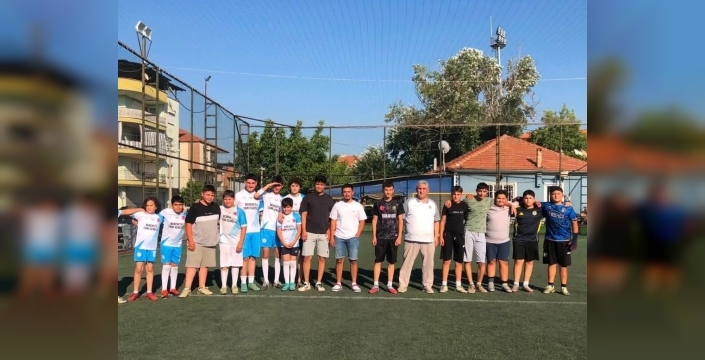 Kur'an kursunda dayanışma rüzgarı: Kahvaltıdan halı sahaya unutulmaz bir yaz!
