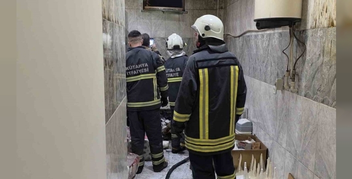 Kütahya'da ilkokulda çıkan yangın kontrol altına alındı