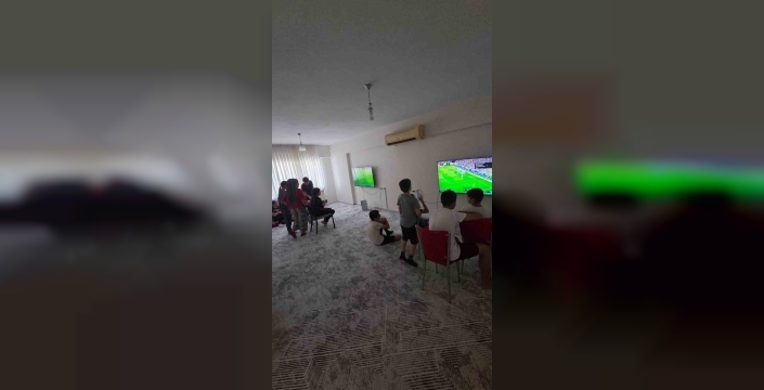 Kuyucak'ta minik yüreklere nezaket ve dostluk dersi