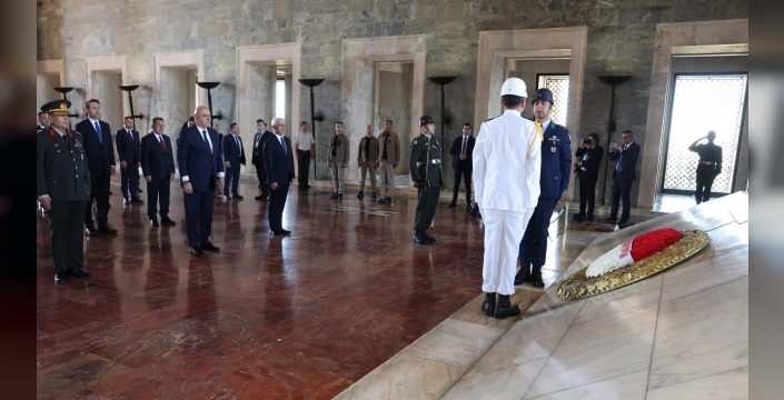 Lübnan Cumhurbaşkanı Avn, Ankara'da Atatürk'e saygı duruşunda bulundu