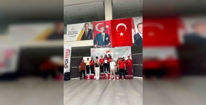 Manisalı sporculardan büyük başarı: Şampiyonluk ve Türkiye rekoru