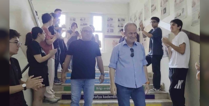 Matematik öğretmeni Davut Kasar'dan 34 yıllık kariyerine duygusal veda: 'Öğretmenlik bir yaşam biçimidir
