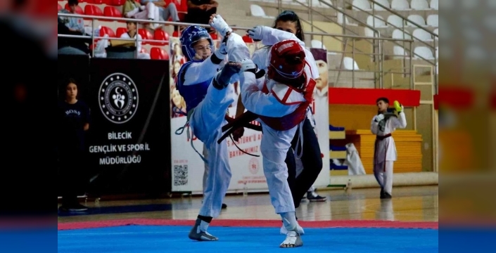 Minik taekwondocular, Bilecik'te kıyasıya mücadele etti