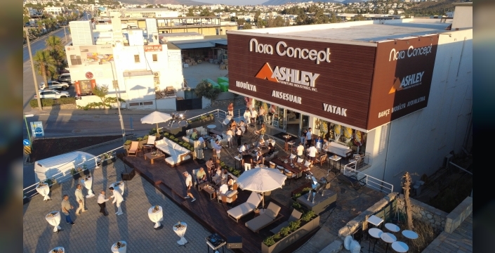 Nora Concept Ashley Bodrum'dan Yaz Merhaba Partisi: Cemil İpekçi, Mehmet Metiner ve İş Dünyası Aynı Çatı Altında Buluştu
