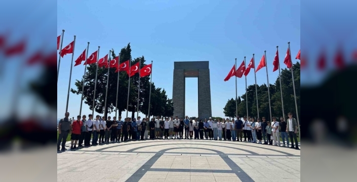 Şehitler Ortaokulu öğrencileri tarihin izinde İstanbul ve Çanakkale'yi fethetti