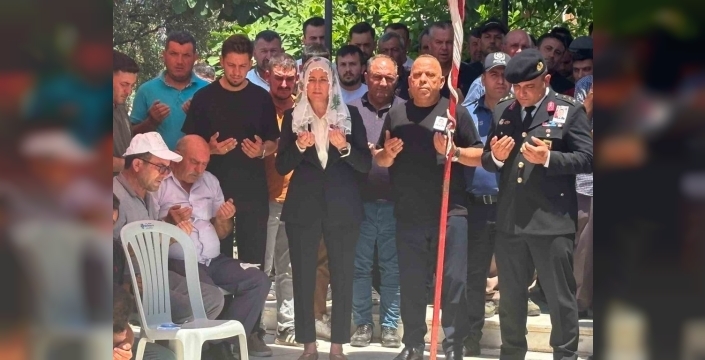 Son yolculuğuna uğurlanan uzman çavuş, al bayraklı tabutla gözyaşları içinde defnedildi