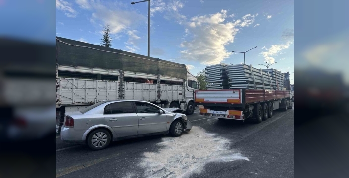 Uşak-İzmir Karayolunda Korkunç Kaza: 4 Yaralı
