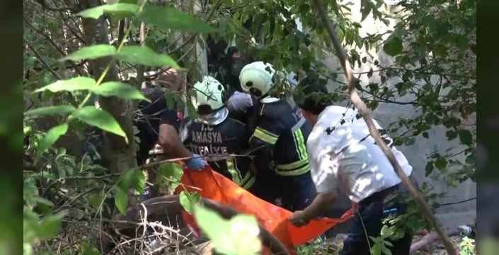 Yangın dehşetinden kurtuluş: Elmas nineyi itfaiyeciler hayata döndürdü