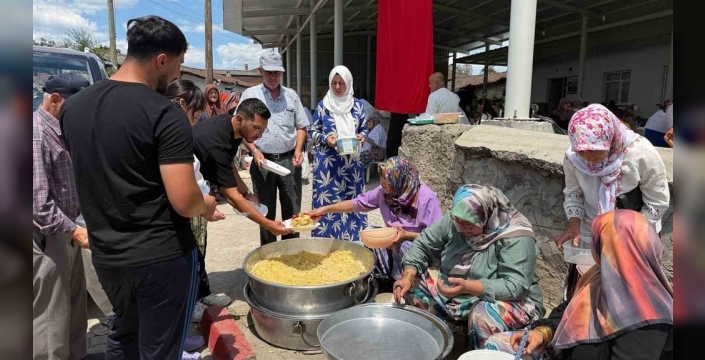 Yayaköy geleneksel hayrı binlerce kişiyi bir araya getirdi