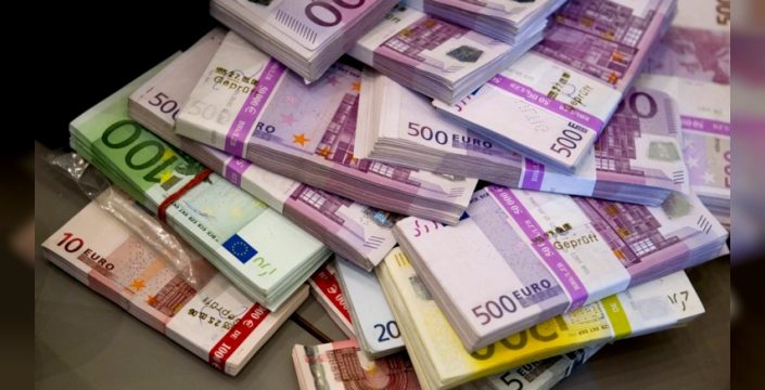 AB, Ukrayna'ya Rus varlıklarından elde edilen fonları aktarmaya başladı