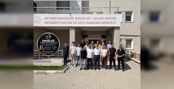 Afyonkarahisar'da özel bireylere yönelik gönüllü saç bakım etkinliği düzenlendi