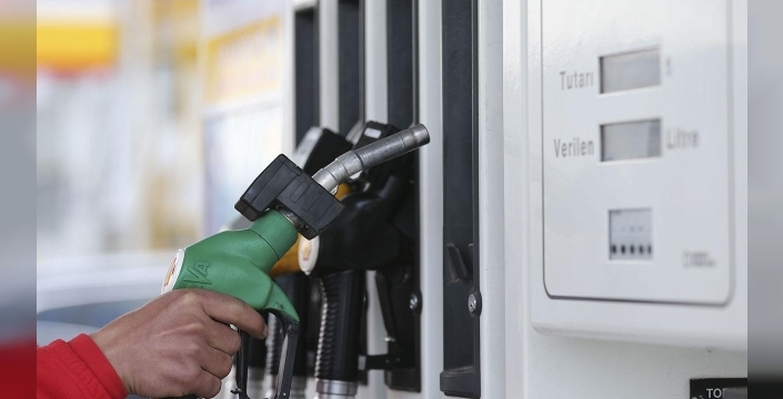 Akaryakıt fiyatları yine zirvede! Motorin 80 lirayı aştı, otogaza da zam yolda