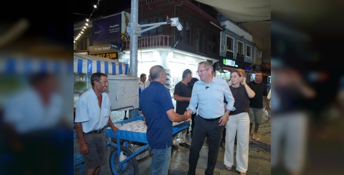 Ayvalık geceleri el emeğiyle ışıldıyor: Üreticiler tezgahlarda buluşuyor