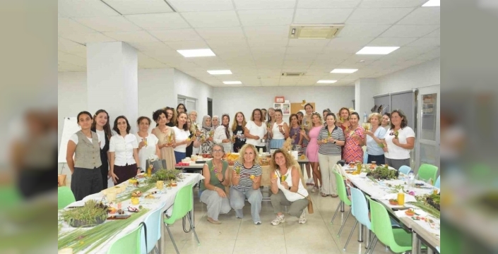BAÇEM'de balmumu mum atölyesi büyük ilgi topladı