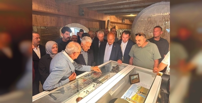 Bayburt'ta 100 yıllık hasat canlandı: Binali Yıldırım da tırpan salladı