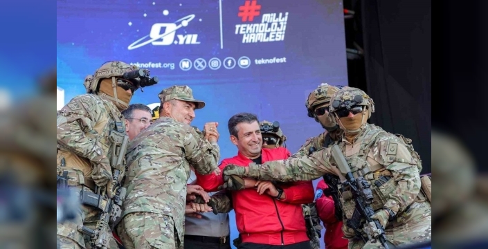 Bayraktar: Mavi Vatan'daki varlık ahlaki duruştur