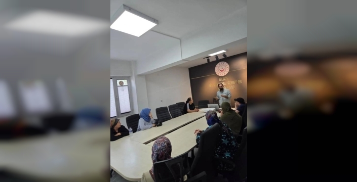 Bilecik'te ailelere iletişim ve bağımlılık eğitimi verildi