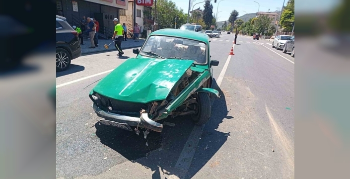 Bilecik'te otomobillerin çarpışması sonucu 1 yaralı