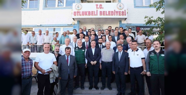 Binali Yıldırım, Otlukbeli'nde belediye çalışmalarını yerinde inceledi