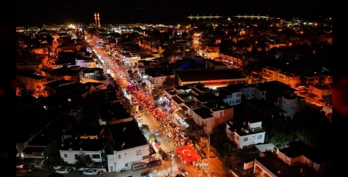 Bodrum'da 30 Ağustos coşkusu: Binlerce kişi kortejle kutladı
