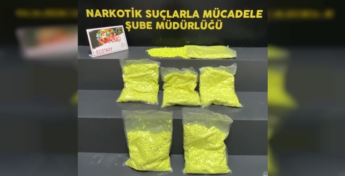 Bornova'da çantadan 31 bin uyuşturucu hap çıktı