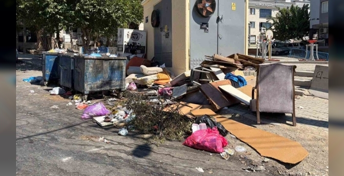 Buca’da çöp sorunu protesto edildi