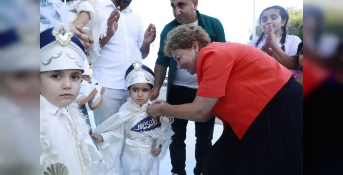 Burhaniye'de geleneksel sünnet şöleni düzenlendi