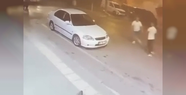 Bursa'da kaldırım kavgası yumruklu kavgaya dönüştü