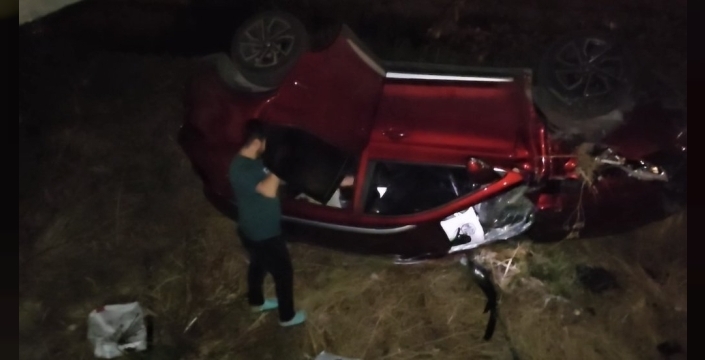 Bursa'da takla atan otomobilden burnu bile kanamadan çıktı