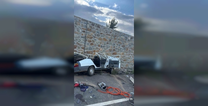 Çanakkale'de trafik kazası: 1 ölü, 2 yaralı