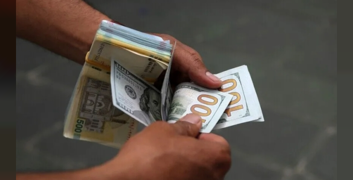 Dolar, İran'da serbest piyasada 200 bin Tümen'e ulaştı