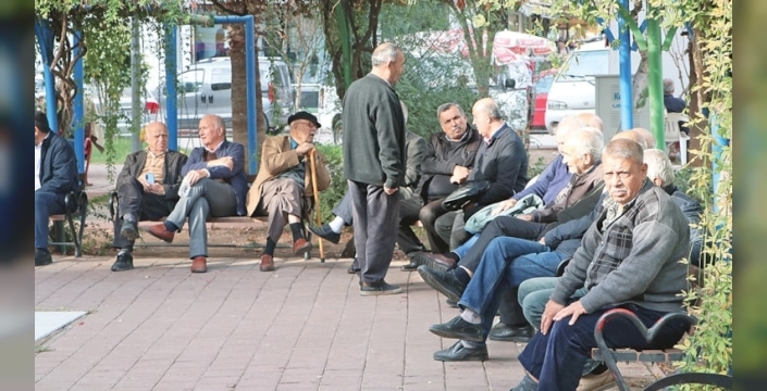Emekliler yoksulluk sınırında: Temmuz zammı umutları boşa çıkardı