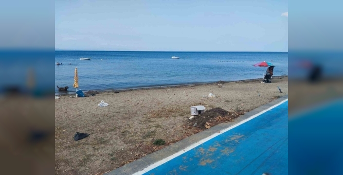 Erdek'te sahillerdeki malzemeler kaldırıldı