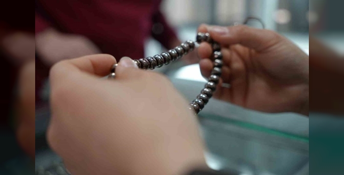 Erzincan'da kuka meyvesi ile tespih üretimi artıyor