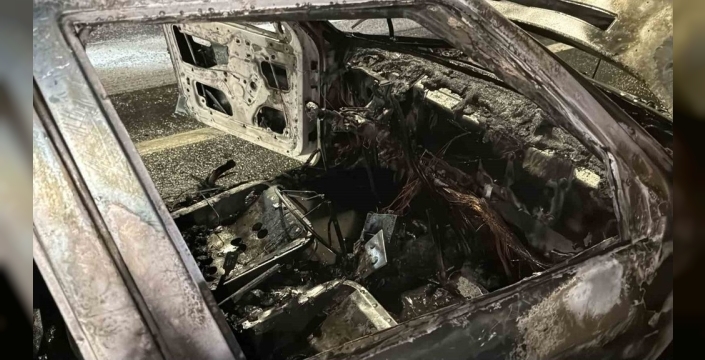 Eskişehir çevreyolunda otomobil alev alev yandı: Sürücü yaralı kurtuldu
