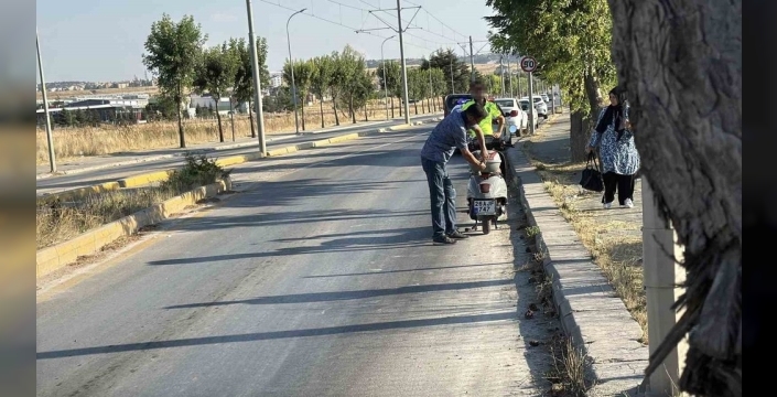 Eskişehir'de motosiklet tramvay durağına çarptı: 1 yaralı