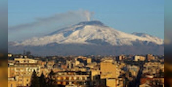 Etna Yanardağı'nda patlama sonrası hava trafiği aksadı