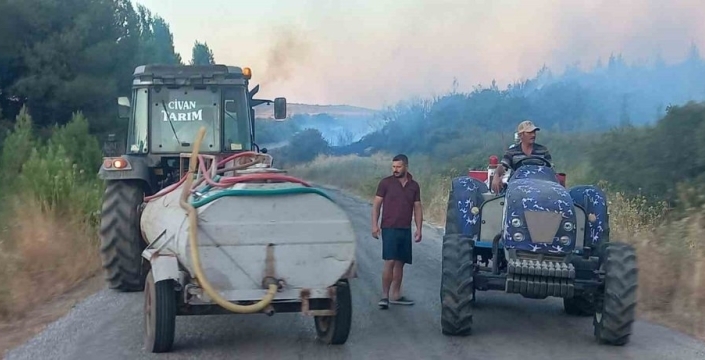 Ezine'de alevler gökyüzünü sardı: Orman yangınına nefes kesen mücadele