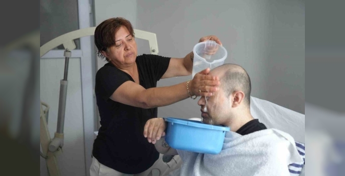 Felçli hastanın cihazı bitti, ameliyat için onay bekliyor