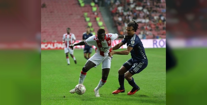 Fenerbahçe, Samsunspor'u deplasmanda mağlup etti