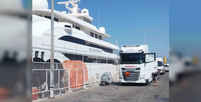 Fethiye'de Suudi iş adamına ait mega yat akaryakıt aldı
