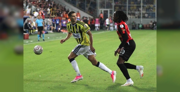 Gençlerbirliği ve Fenerbahçe ilk yarıda berabere kaldı