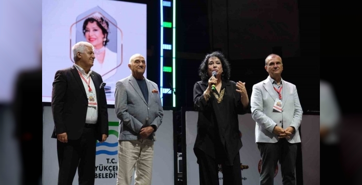 İki efsane isme büyük onur: Selma Güneri ve Mustafa Alabora'dan ilham veren ödül töreni