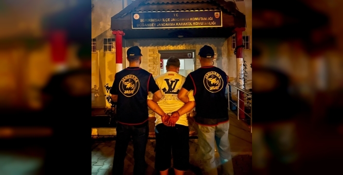 İzmir'de 15 yıl hapis cezası bulunan firari yakalandı