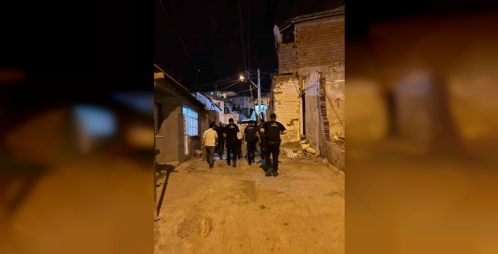 İzmir'de silahlı çatışma: 3'ü çocuk 13 yaralı