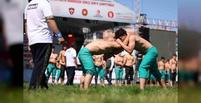 Karakucak güreş festivalinde pehlivanlar ödülleri aldı